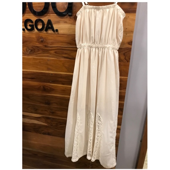 Dresses & Skirts - Beautiful Dress with lace detail-New✨